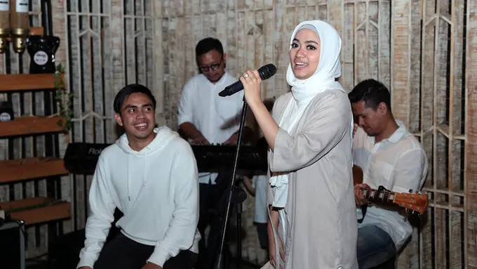 [Bintang] Kekompakan Ayudia Bing Slamet dan Ditto dalam Berkarya