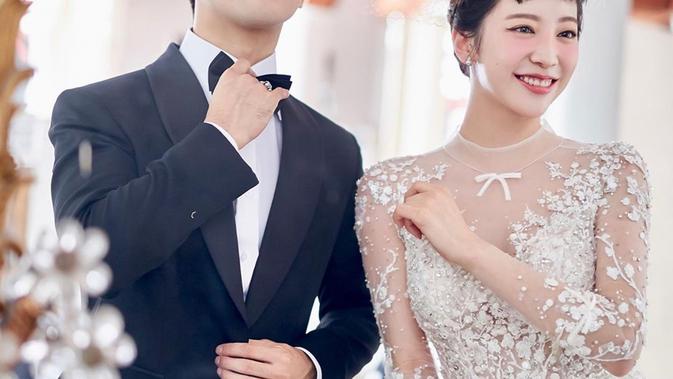Pasangan artis Korea Selatan, G.O MBLAQ dan Choi Ye Seul gelar pernikahan dengan sederhana kemarin. (Sumber: Instagram/@jung_g_o)