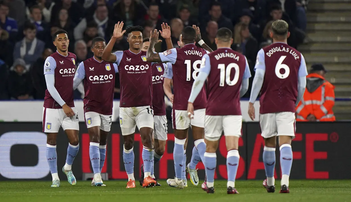 <p>Pemain Aston Villa Ollie Watkins merayakan bersama rekan setimnya usai mencetak gol ke gawang Leicester City pada pertandingan sepak bola Liga Inggris di Stadion King Power, Leicester, Inggris, Selasa (4/4/2023). (Tim Goode/PA via AP)</p>