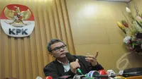 Deputi Pencegahan KPK, Johan Budi saat konferensi pers di Kantor KPK, Jakarta, Kamis (5/2/2015). (Liputan6.com/Herman Zakharia)