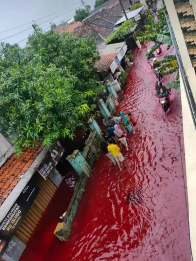 6 Potret Banjir Pekalongan Berwarna Merah