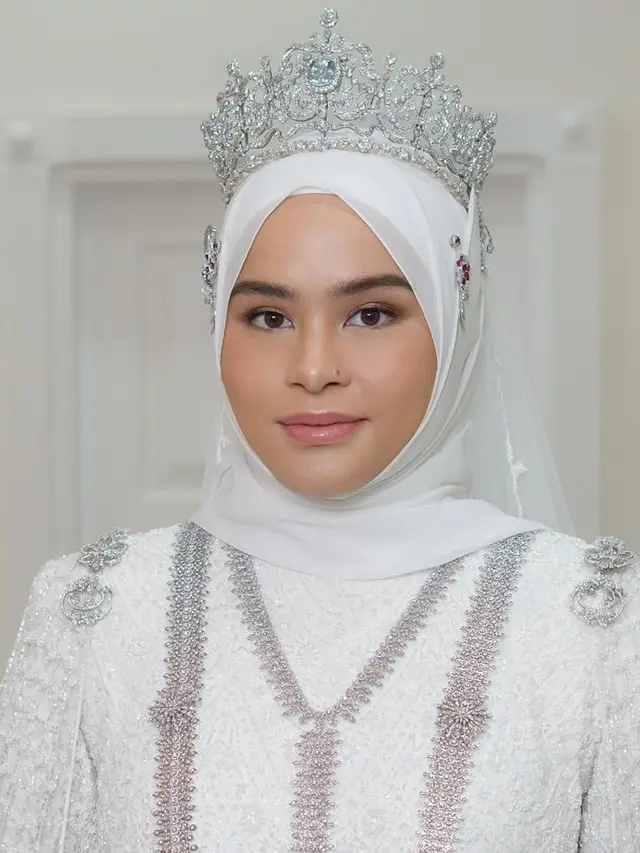 Potret Royal Wedding Puteri Kerajaan Pahang Malaysia, Afzan Aminah. [@rozlanassir]