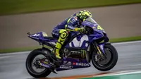 Pembalap Movistar Yamaha, Valentino Rossi merasa belum puas dengan hasil tes pramusim MotoGP 2019 di Sirkuit Ricardo Tormo, Valencia. (Yamaha MotoGP)