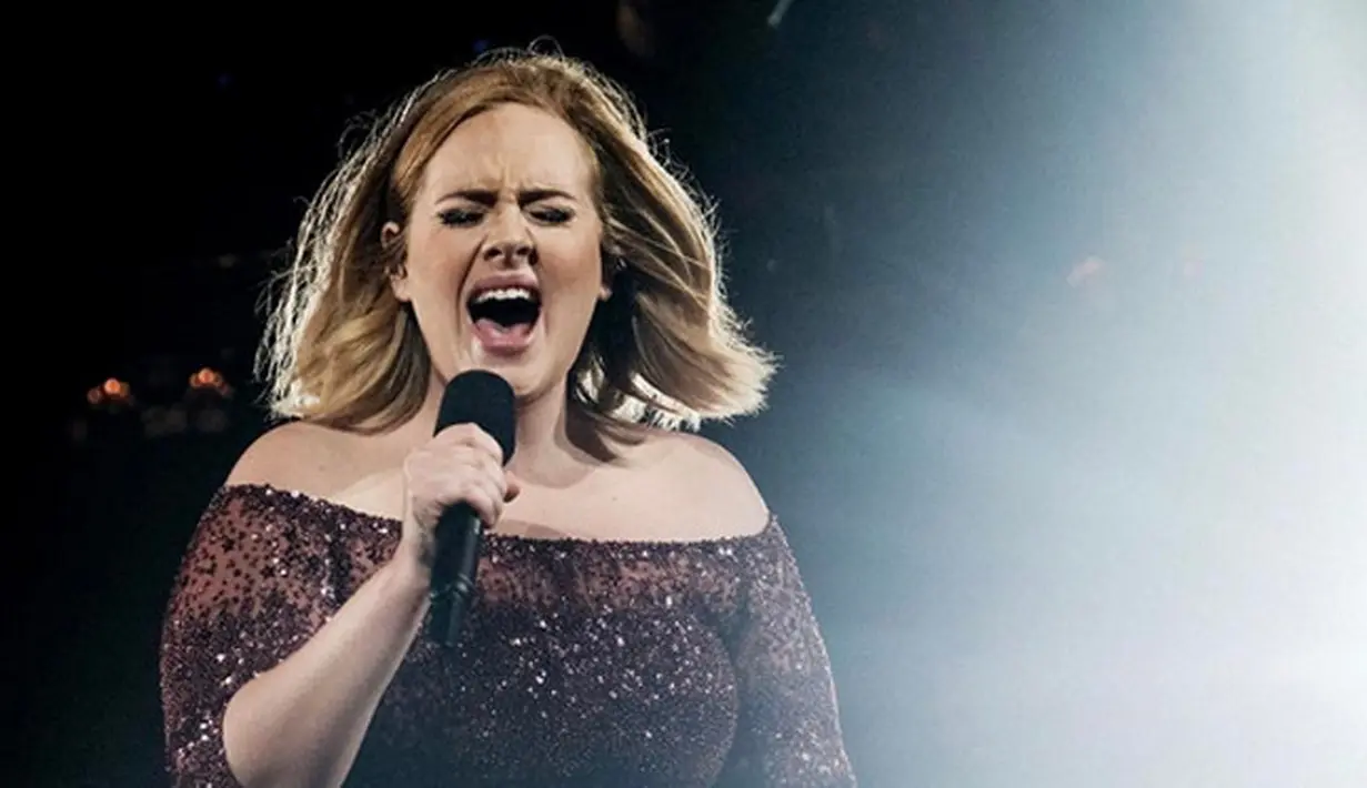 Beberapa waktu lalu terjadi kebakaran di Grenfell Tower, London, dan menimbulkan banyak korban. Kejadian ini membuat hati Adele tersentuh untuk memberikn bantuan, terlebih pada anak-anak yang menjadi korban. (Instagram/adele)
