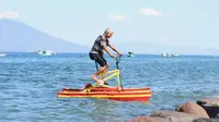 Keren, Kakek Kreatif Ciptakan Sepeda Laut untuk Keliling Pulau di Flores