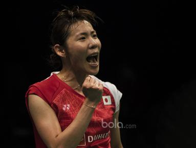 Tunggal putri Jepang, Sayaka Sato, menjadi juara Indonesia Open usai mengalahkan tunggal Korsel, Sung Ji-hyun di JCC, Jakarta, Minggu (19/6/2017). Sayaka Sato menang dengan skor 21-13, 17-21, dan 21-14. (Bola.com/Vitalis Yogi Trisna)