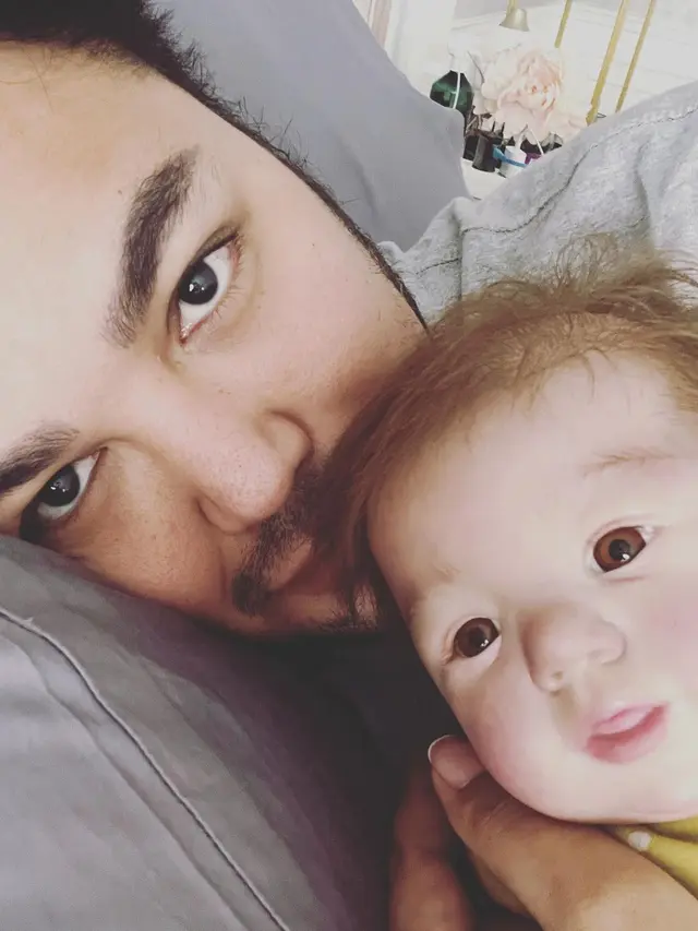 8 Momen Ivan Gunawan saat Asuh 'Sang Anak' Miracle Putra, Jadi Sorotan