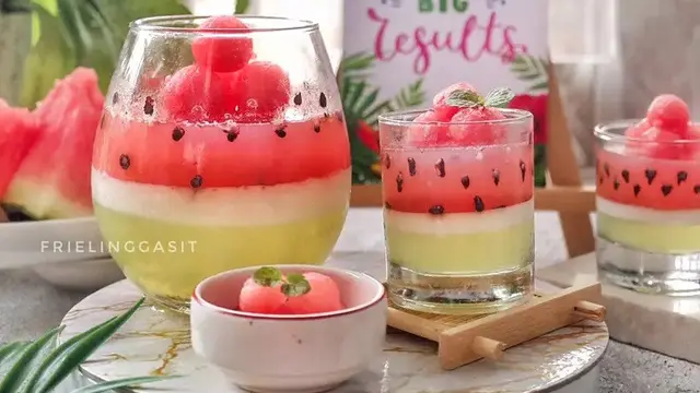 Resep puding semangka. (dok. Cookpad @frielinggasit)