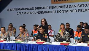 Dirjen Bea Cukai, Djaka Budi Utama.