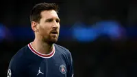 Lionel Messi memang belum mampu memenuhi ekspektasi fans Paris Saint-Germain. Namun, kedatangannya ke Parc des Princes membawa dampak besar terhadap pemasaran klubnya. PSG diketahui telah menjual hampir satu juta jersey Messi menurut Goal. (AFP/Franck Fife)