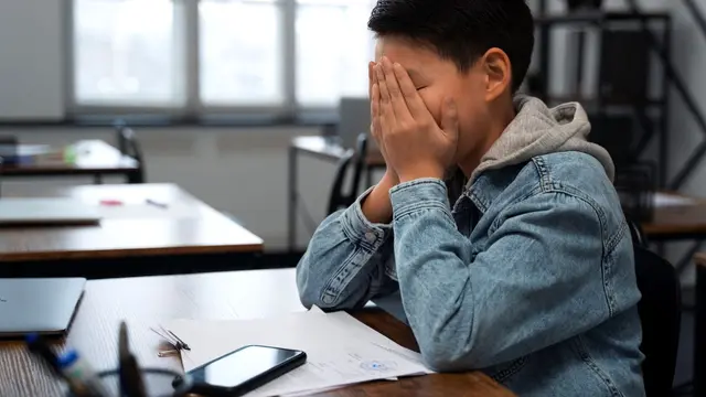 Kenali Tanda, Penyebab, dan Cara Mengatasi Stres pada Anak (photo by freepik.com)