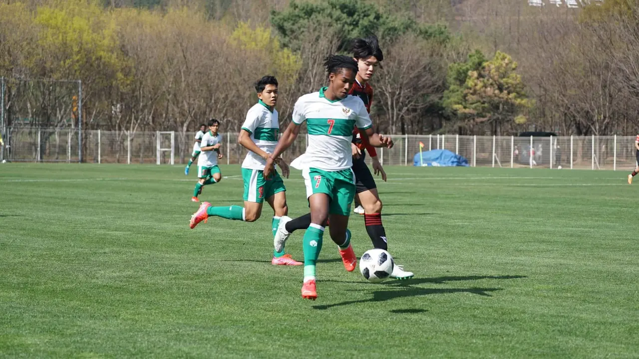 Ronaldo Kwateh Bawa Timnas U-19 Indonesia Hajar Pohang Steelers