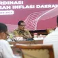 Penjabat (Pj) Gubernur Jawa Tengah, Nana Sudjana saat Rakor Pengendalian Inflasi bersama Menteri Dalam Negeri Tito Karnavian secara daring di Kantor Gubernur Jawa Tengah, Senin (11/9/2023).