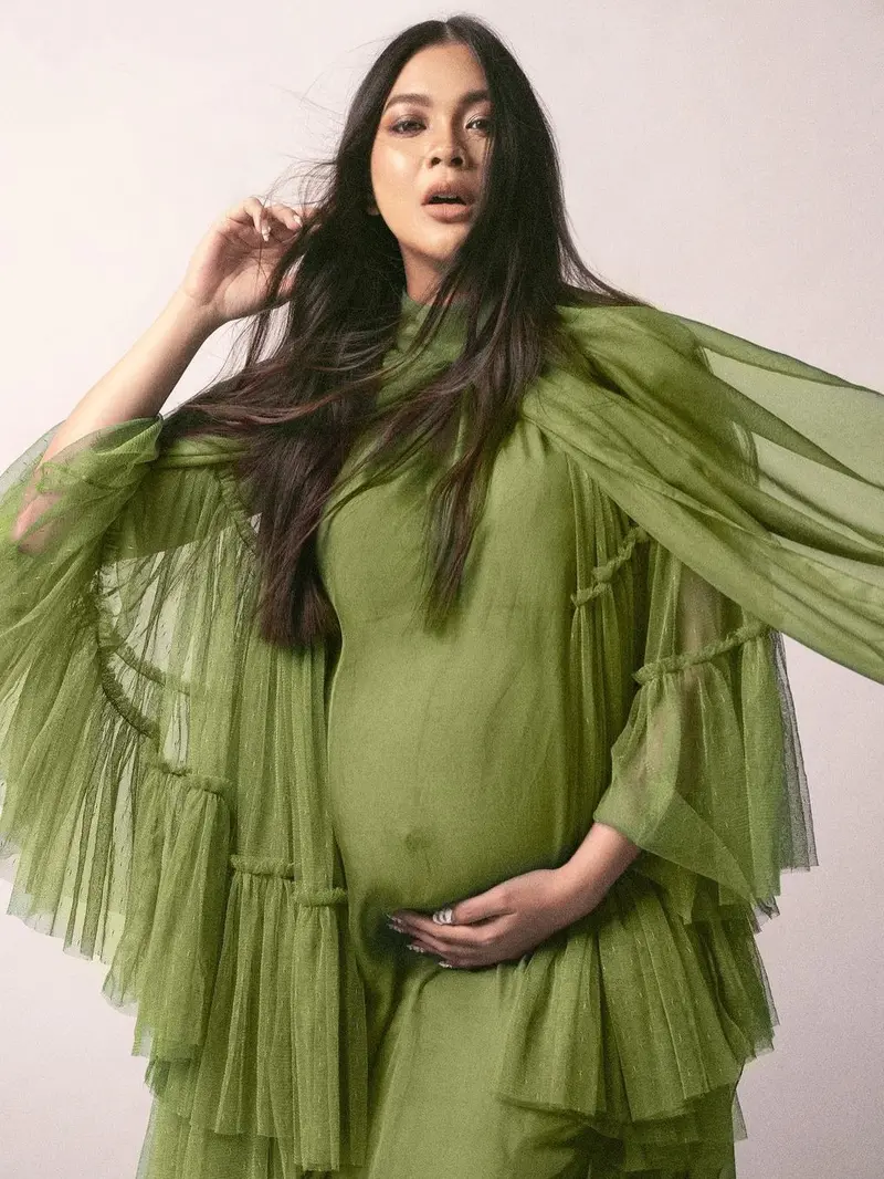 6 Gaya Maternity Shoot Kezia Warouw, Sebut Gigi Hadid Versi Indonesia