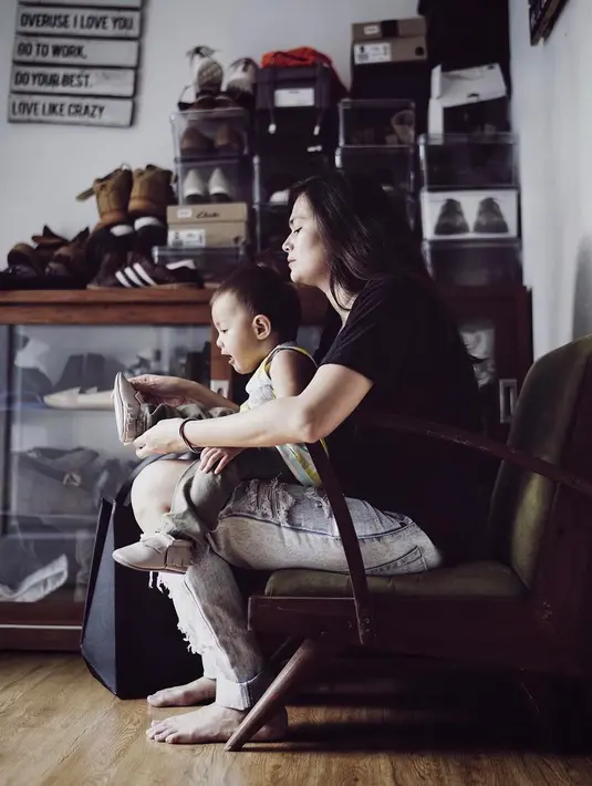 Biasanya pria kelahiran 12 Agustus 1982 itu mengunggah foto Sabai dan Bjorka sambil menyertakan keterangan foto yang lucu. (Foto: instagram.com/ringgoagus)