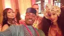 Bahkan Cardi B dan Nicki Minaj pun sudah melakukan selfie bersama saat Met Gala. (VladTV)