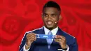 1. Samuel Eto'o (Kamerun), striker legendaris mantan bintang Barcelona dan Inter Milan ini memiliki kekayaan yang ditaksir mencapai 1,18 triliun rupiah. Kekayaannya ini membuat dirinya mendirikan Samuel Eto’o Foundation. (AFP/Kirill Kudryavtsev)