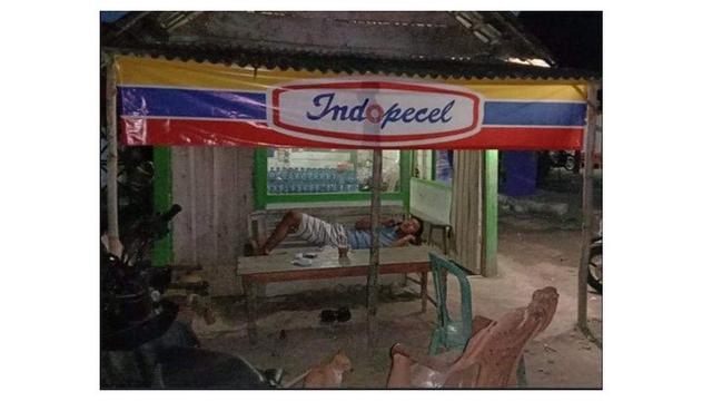 8 Plesetan Tulisan Spanduk Warung Makan Ini Bikin Tepuk Jidat