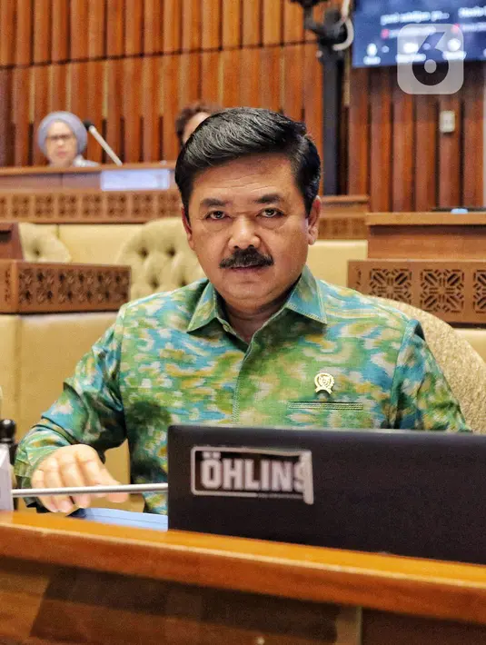Menteri Agraria dan Tata Ruang/Badan Pertanahan Nasional (ATR/BPN) Hadi Tjahjanto saat rapat kerja dengan komisi II DPR di Senayan, Jakarta, Kamis (1/9/2022). Rapat tersebut membahas kasus-kasus pertanahan. (Lipuran6.com/Angga Yuniar)