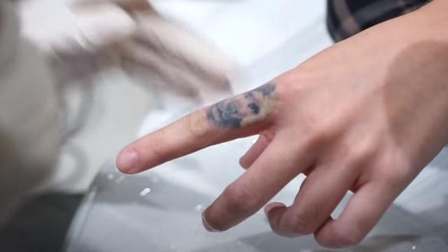 Terima Tantangan Ini 5 Momen Sule Temani Dj Nathalie Holscher Hapus Tato Hot Liputan6 Com
