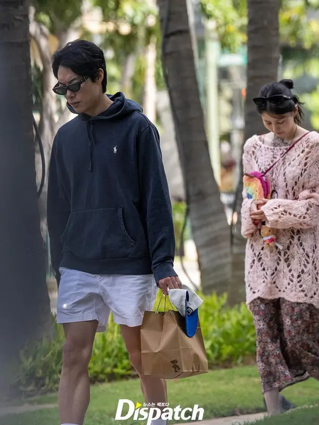 Han So Hee Terciduk Dispatch di Hawaii Bareng Ryu Jun Yeol [@koreadispatch]