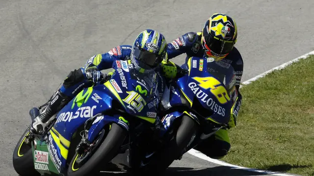 Sete Gibernau (kiri)