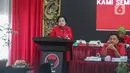 Ketua Umum PDIP Megawati Soekarnoputri menyampaikan pidato saat pengumuman nama calon kepala daerah dan calon wakil kepala daerah di DPP PDIP, Jakarta, Rabu (19/2/2020). Pengumuman 48 nama calon yang akan maju Pilkada 2020 ini masuk dalam gelombang pertama. (Liputan6.com/Faizal Fanani)