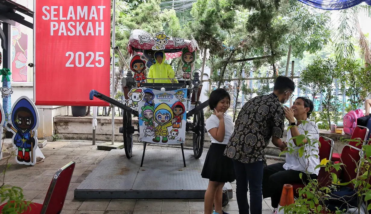 Untuk diketahui, perayaan Paskah 2025 mengusung tema "Kepedulian Lebih Kepada Saudara yang Lemah dan Miskin". (Liputan6.com/Angga Yuniar)