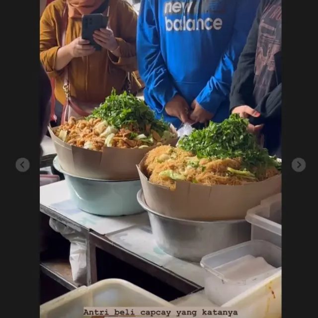 Temani Erina Gudono Pulang Kampung, Kaesang Pangarep Ternyata Ngidam Makanan yang Lagi Viral di Yogya.