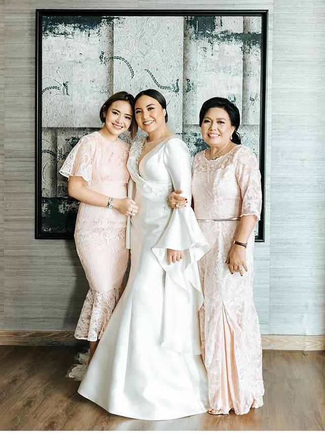 Jarang Tersorot, Ini 6 Potret Kebersamaan Amanda Manopo dan Ibunda