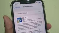 Apple menggulirkan update iOS 16.3 dengan pembaruan minim tetapi bisa memperbaiki bug yang ada di iPhone pengguna, terutama iPhone 14 Pro series (Liputan6.com/ Agustin Setyo Wardani).