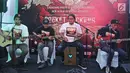 Band Rocket Rockers tampil saat rilis album ke-6 di kawasan Tebet, Jakarta, Rabu (18/10). Album ini berisi 17 lagu yang dibawakan oleh musisi band lain dan 1 lagu milik Maliq & D'Essentials yang dibawakan oleh Rocket Rockers.(Liputan6.com/Herman Zakharia)