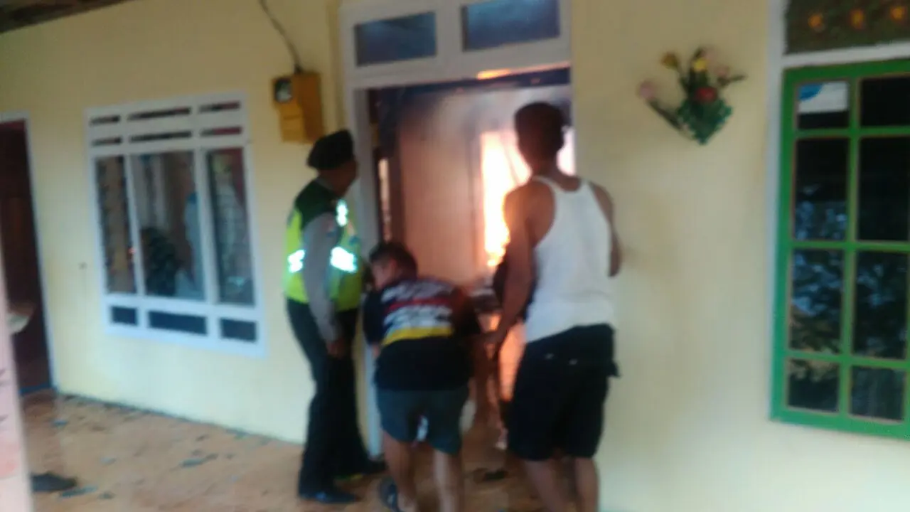 Pria Pengidap Gangguan Jiwa Spontan Bakar Rumah Orangtua