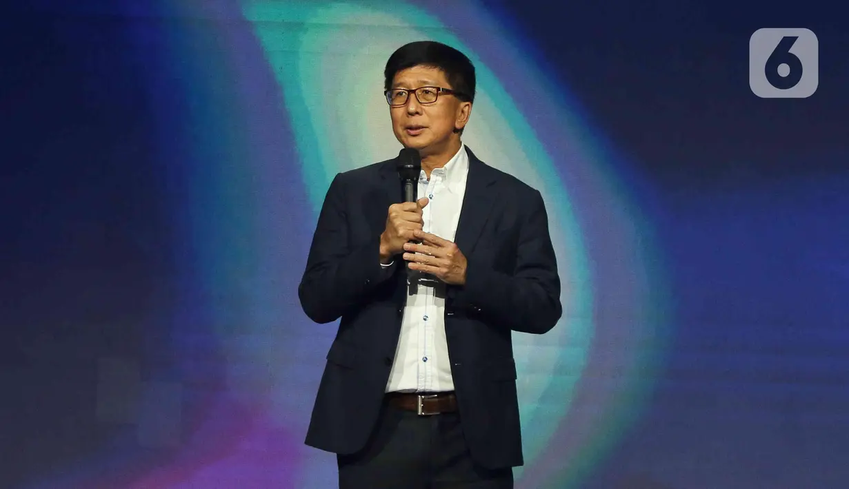 Managing Director PT Elang Mahkota Teknologi Tbk atau Emtek, Sutanto Hartono saat gelaran Emtek Connect 2023 di SCTV TOWER, Jakarta, Rabu (1/2/2023). Menurutnya, banyak perubahan terjadi, banyak perkembangan, teknologi, konten menjadi satu hal yang menantang sebagaimana yang akan datang. Jadi kita harus tetap berpikir out of the box. (Liputan6.com/Herman Zakharia)
