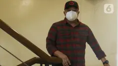 Direktur Alat dan Mesin Pertanian Kementerian Pertanian, Muhammad Hatta tiba di gedung Merah Putih KPK, Jakarta, Jumat (13/10/2023). (Liputan6.com/Herman Zakharia)