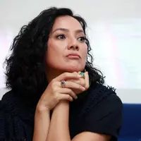 Kelelahan sangat dirasakan Cut Mini saat menjalani syuting film Athirah. Film yang mengangkat kisah ibunda Wakil Presiden Jusuf Kalla itu, ia berperan sebagai ibu Jusuf Kalla, Athirah. (Deki Prayoga/Bintang.com)