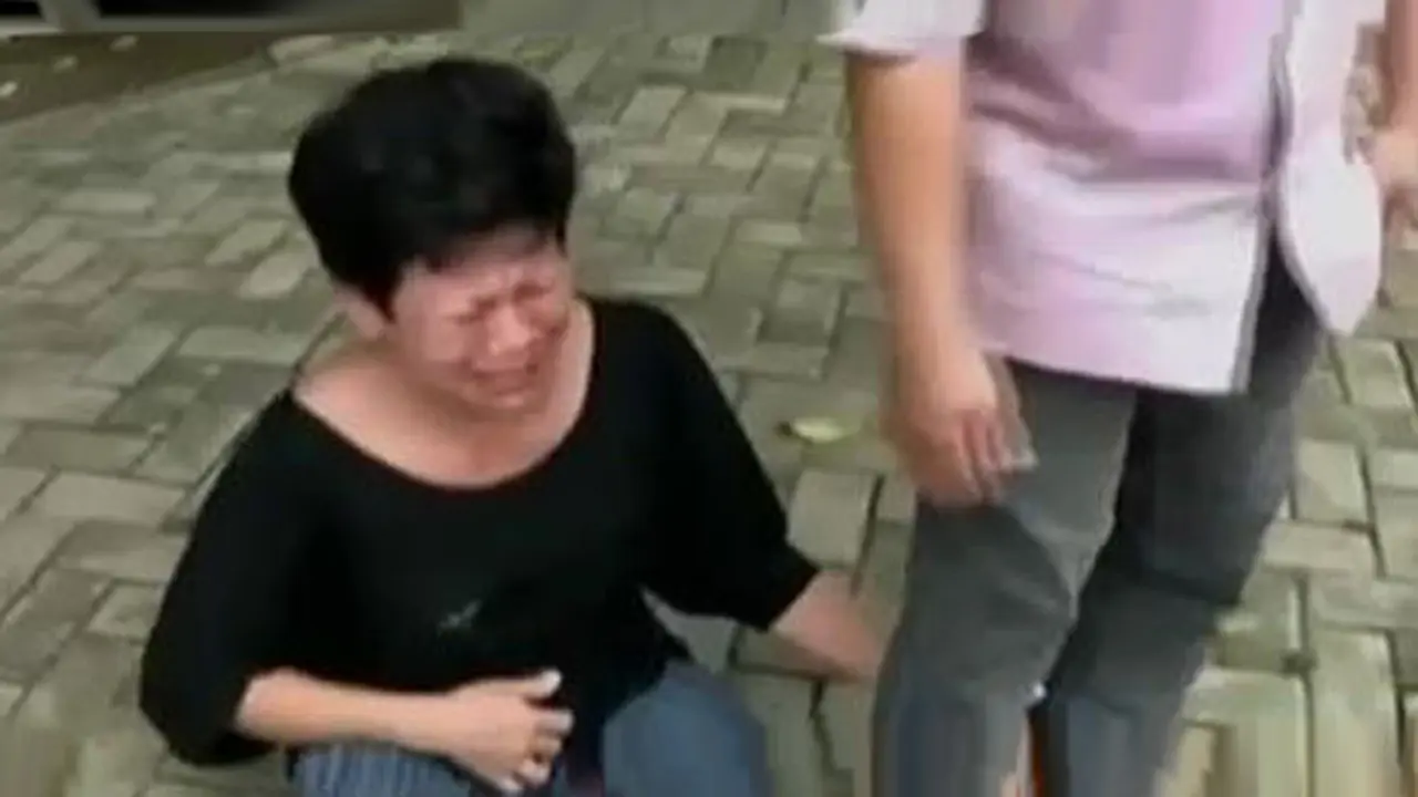 VIDEO: Polres Tangerang Cokok 2 Pengedar Ganja, Orangtua Histeris