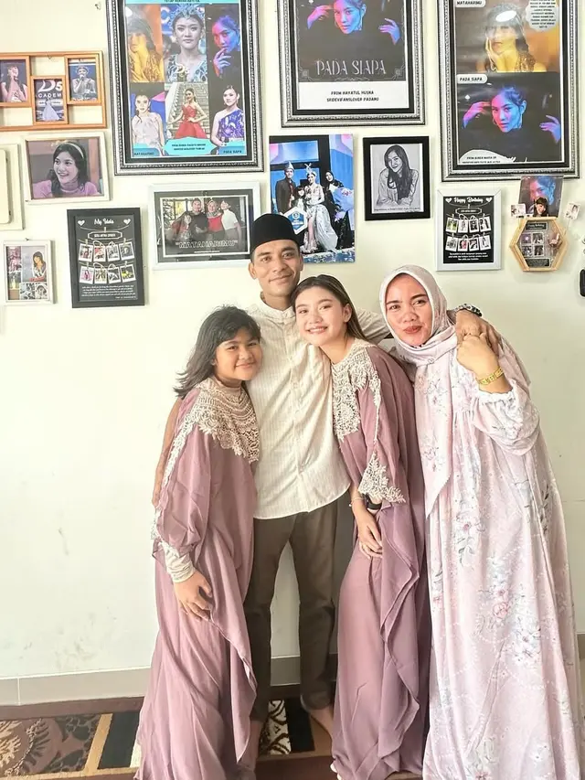 Potret Ruang Tamu Sederhana Rumah Sridevi