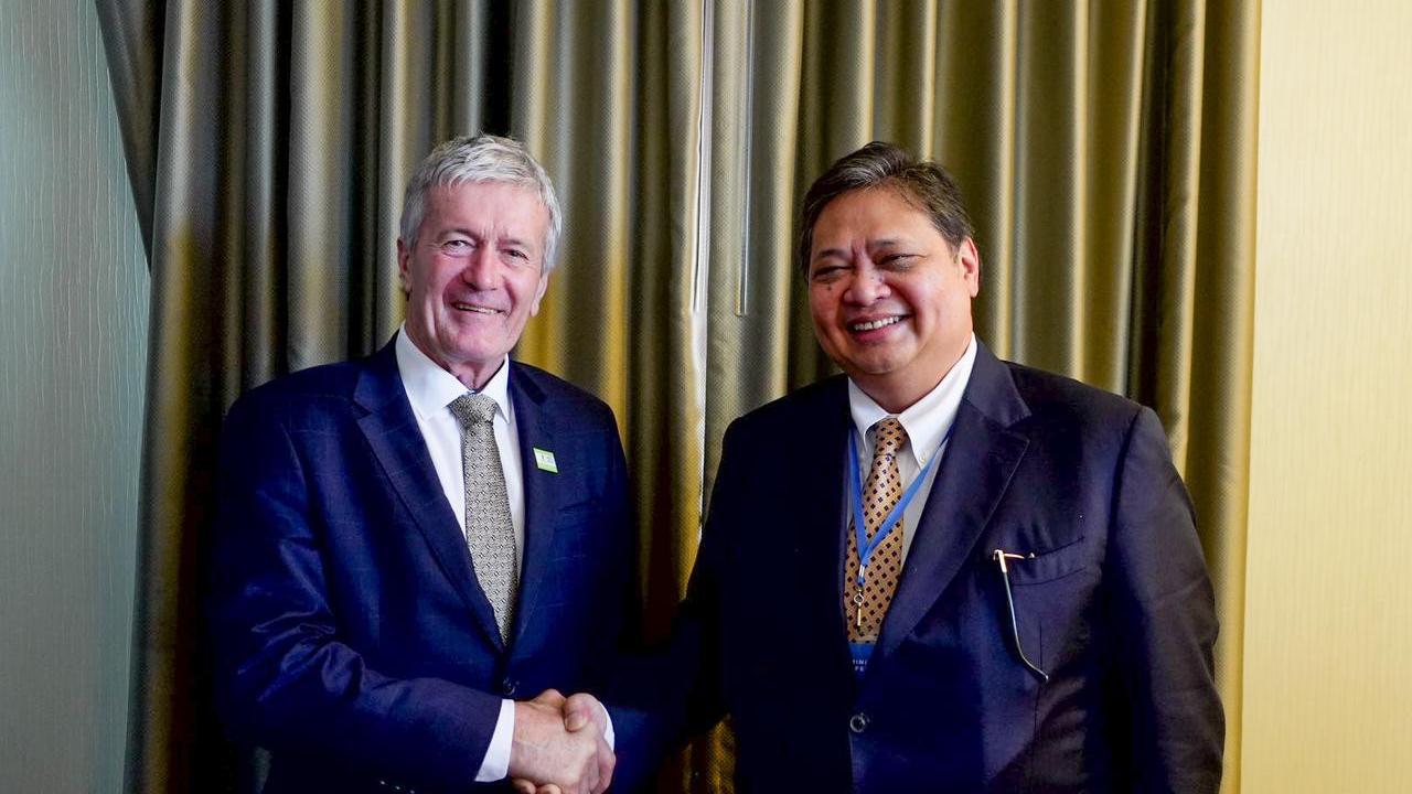 Menteri Koordinator Bidang Perekonomian Airlangga Hartarto bertemu dengan Menteri Perdagangan Selandia Baru Damien O’Connor