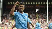 Beruntung The Citizens memiliki Rodri. Sang gelandang asal Spanyol membawa Manchester City kembali memimpin tiga menit berselang. (AP Photo/Rui Vieira)