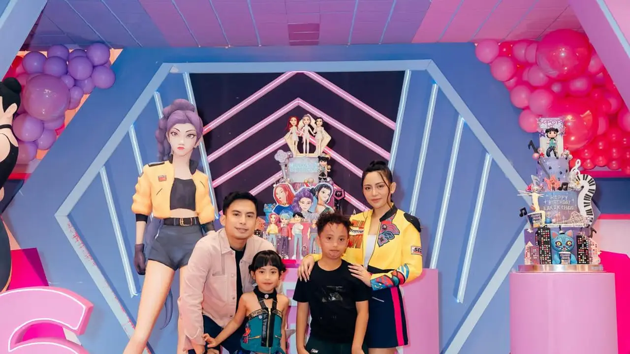 Gaya Rachel Vennya Rayakan Ulang Tahun Chava, Kompak Bergaya K-Pop Demon Hunters Bareng Buah Hati