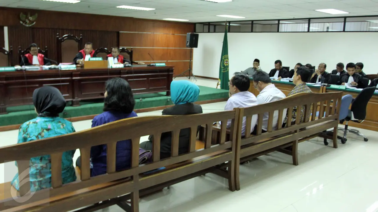 Ekspresi Fuad Amin Saat Mendengarkan 13 Saksi