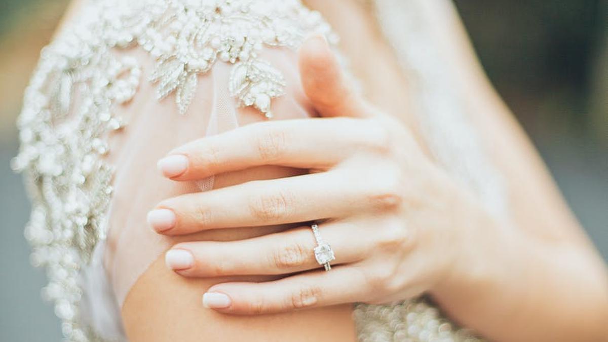 5 Model Cincin Emas Terbaru 2025 yang Jadi Pilihan Ideal untuk Lamaran, Tampil Makin Elegan