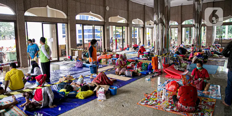 FOTO: Menengok Kondisi Pengungsi Banjir Cipinang Melayu