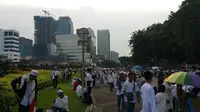 Lepas Lelah, Demonstran Istirahat di Taman Tugu Tani
