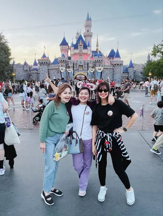 <p>Nia Ramadhani (Instagram/talitha_nugroho11)</p>