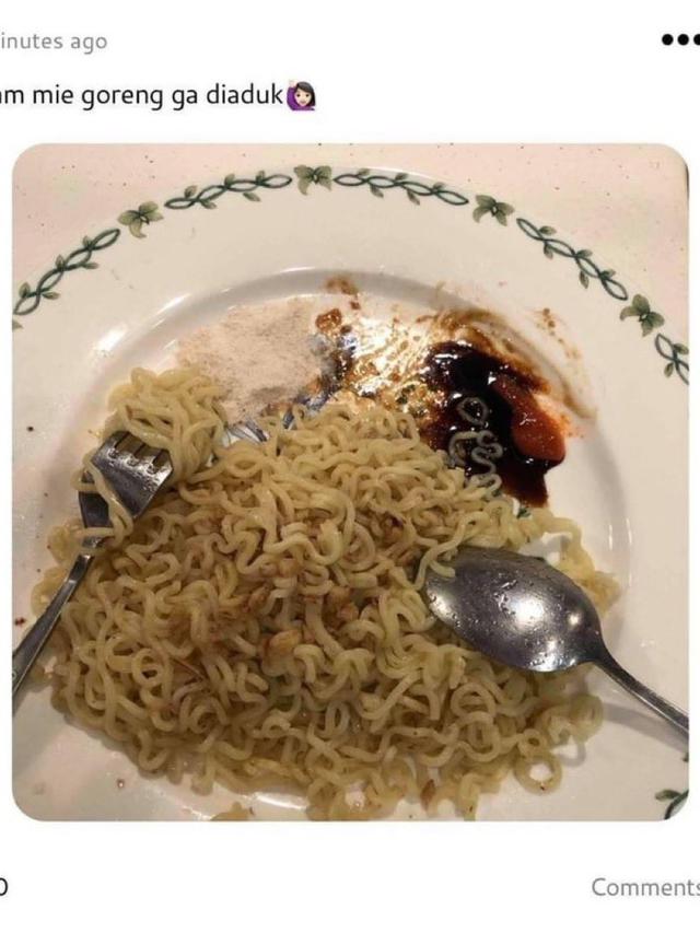 6 Potret Makan Mi Goreng Tidak Diaduk Ini Nyeleneh