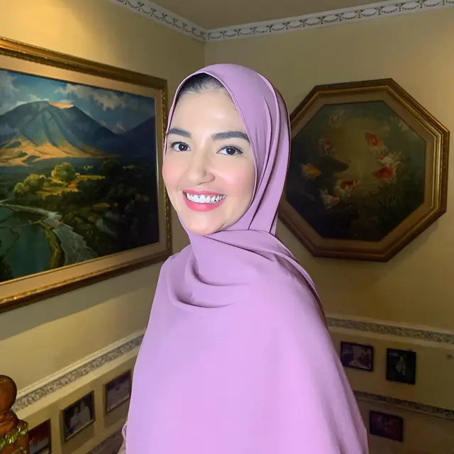 6 Pesona Tsania Marwa Tampil Berhijab, Curi Perhatian