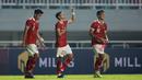 <p>Dari kiri ke kanan: Muhammad Ferarri, Dendy Sulistyawan, dan Muhammad Rafli berjalan meninggalkan lapangan&nbsp;saat laga FIFA Match Day antara Timnas Indonesia melawan Timnas Curacao di Stadion Pakansari, Bogor, Selasa (27/09/2022). (Bola.com/Muhammad Iqbal Ichsan)</p>