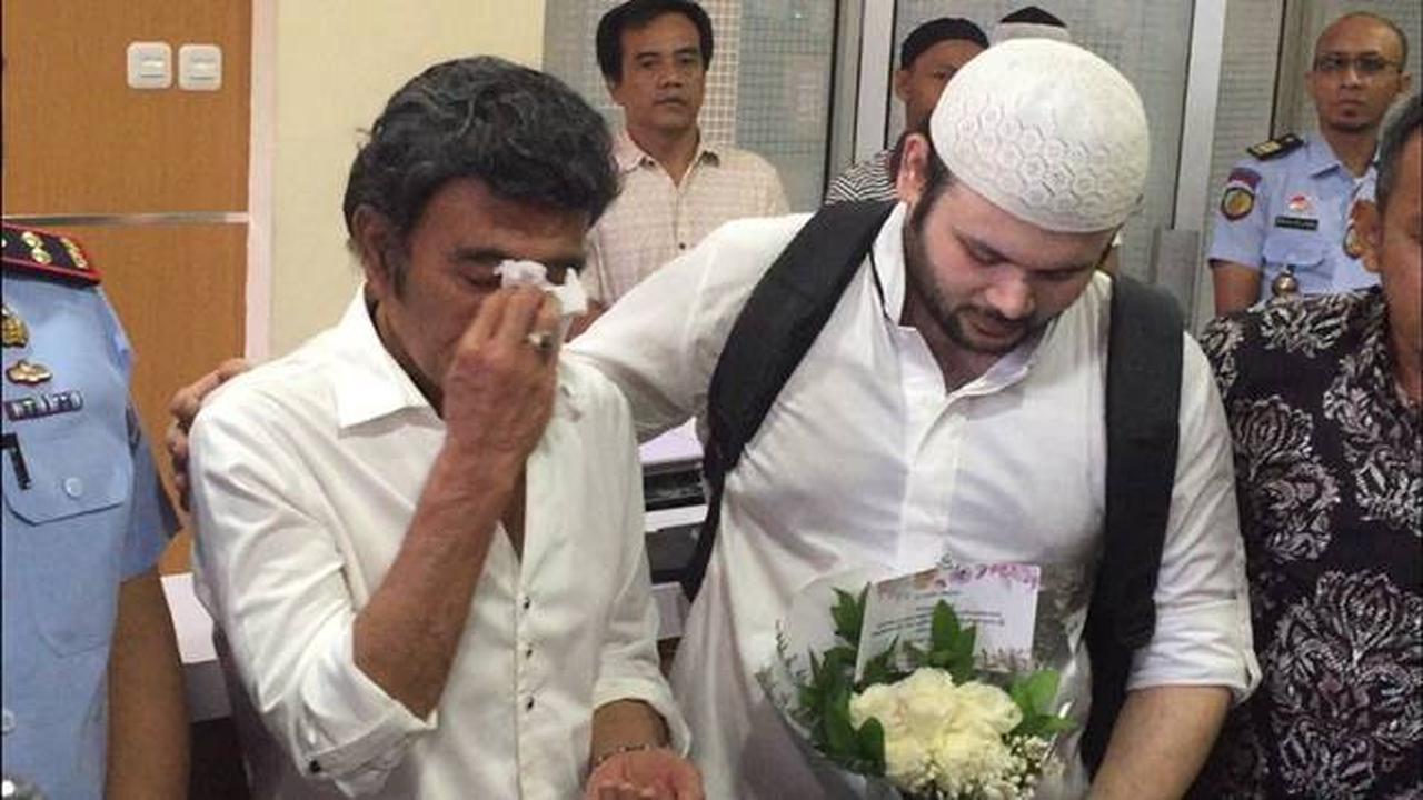6 Momen Ridho Rhoma Bebas dari Penjara, Dijemput Sang Ayah